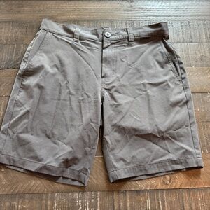 Travis Mathew Men's Gray Flat Front Golf Shorts 32 1MAA672